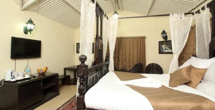 The Colonial Manek Manor
